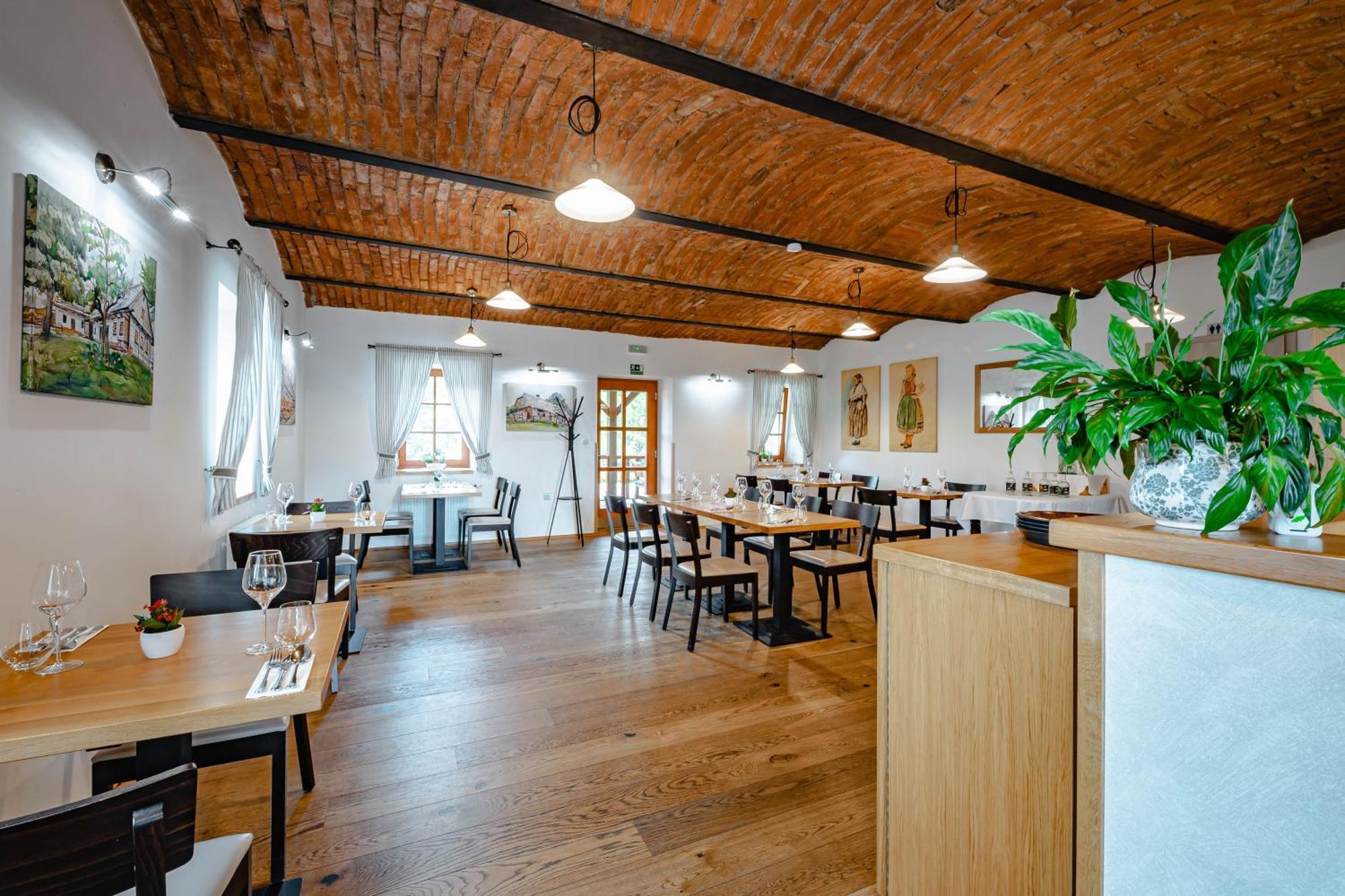 Vencluv Statek Hotel Javornice Ngoại thất bức ảnh