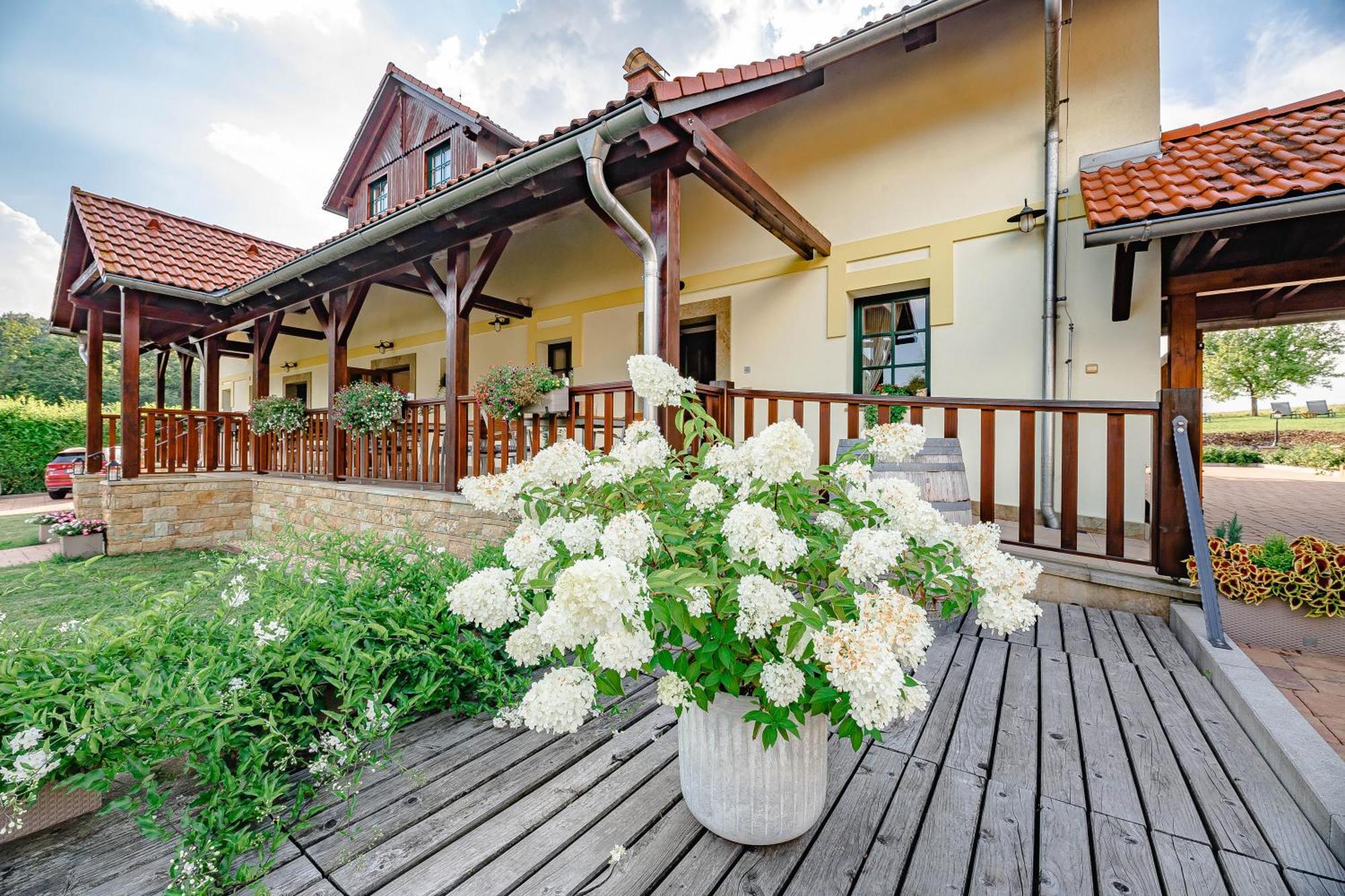 Vencluv Statek Hotel Javornice Ngoại thất bức ảnh